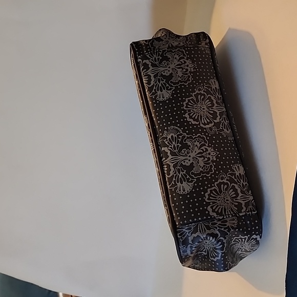 Petunia Pickle Bottom Gray Clutch Purse/Mini Diaper Bag - Picture 3 of 4